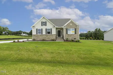 New construction Single-Family house 93 Ausban Ridge Ln, Four Oaks, NC 27524 plan Avery - image
