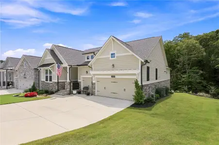 New construction Single-Family house 7012 Cottage Grove Dr, Flowery Branch, GA 30542 plan Henshaw - image