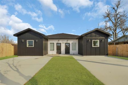 New construction Single-Family house 8402 Double St, Unit AB, Houston, TX 77088 - image