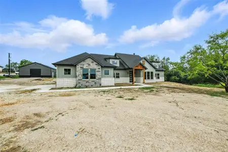 New construction Single-Family house 117 Goldfinch Ln, Weatherford, TX 76088 - image