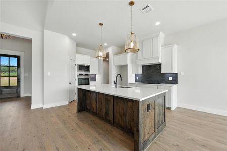 New construction Single-Family house 1012 Freedom Ct, Weatherford, TX 76088 null- photo 8 8