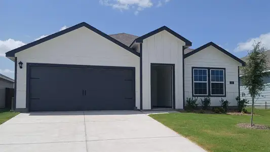 New construction Single-Family house 220 Whispering Pine Dr, Royse City, TX 75189 - image