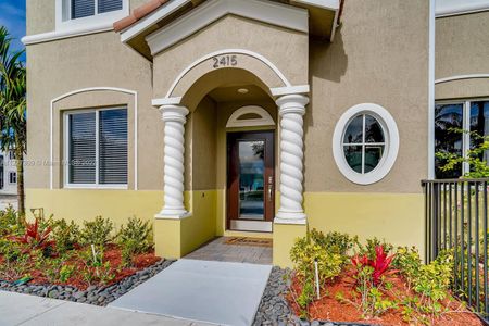 New construction Townhouse house 2415 Se 11Th Street, Homestead, FL 33035 - photo 0