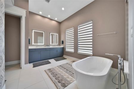 New construction Single-Family house 9847 Mocking Bird Hill Ln, Houston, TX 77080 - image 6