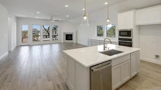 New construction Single-Family house 150 Olmos Crk, Boerne, TX 78006 plan 2695W - image 13