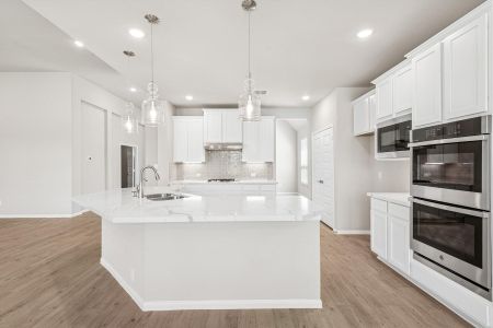 New construction Single-Family house 6611 Allens Lndg, Needville, TX 77461 plan Elaine - image 4