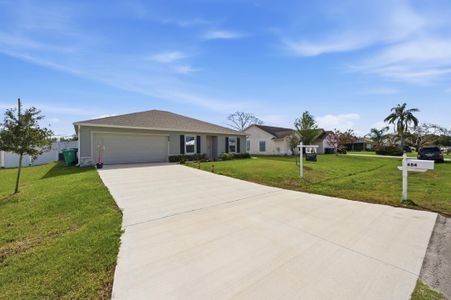 New construction Single-Family house 684 Se Crescent Ave, Port St. Lucie, FL 34984 - image