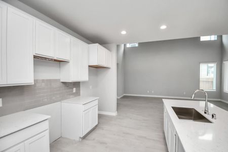New construction Single-Family house 18542 Athena Flower Dr, Fresno, TX 77545 plan 146 - image 9