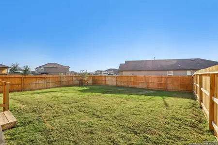 New construction Single-Family house 116 Middle Grn, Floresville, TX 78114 - image