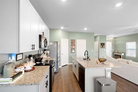 New construction Single-Family house 819 Faison Ct, Montgomery, TX 77316 - image 9