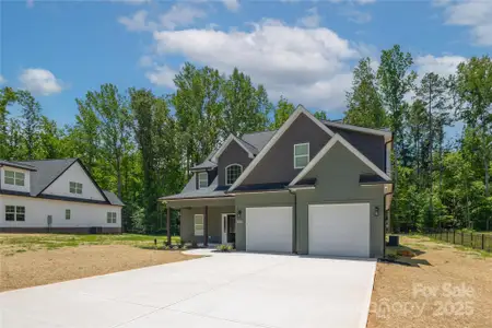 New construction Single-Family house 5009 Oconee Dr, Stanley, NC 28164 - image