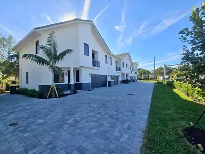 New construction Townhouse house 6993 NW 30th Ter, Unit B, Fort Lauderdale, FL 33309 - image