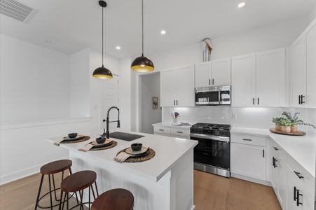 New construction Single-Family house 3002 Jensen Springs Ln, Houston, TX 77026 - image 6