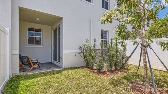 New construction Townhouse house 17060 Sw 2Nd Cir, Pembroke Pines, FL 33027 Bonnet- photo 6 6