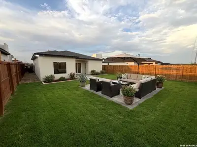 New construction Single-Family house 6931 Molinos Dr, Laredo, TX 78043 - image