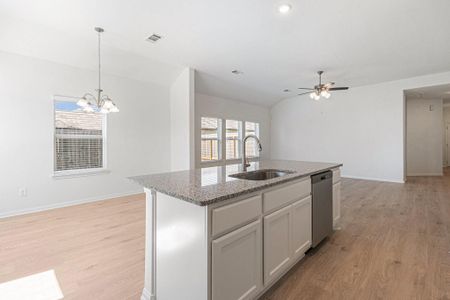 New construction Single-Family house 249 Edgewater Dr, West Columbia, TX 77486 plan Duval - image 12