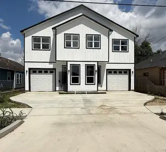 New construction Single-Family house 4607 Clover St, Houston, TX 77051 - image