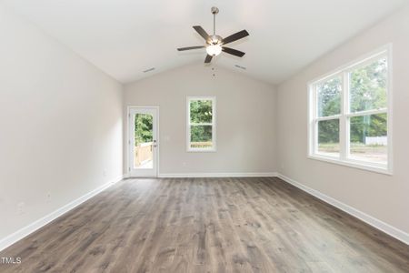 New construction Single-Family house 310 E Yukon St, Kenly, NC 27542 null- photo 3 3