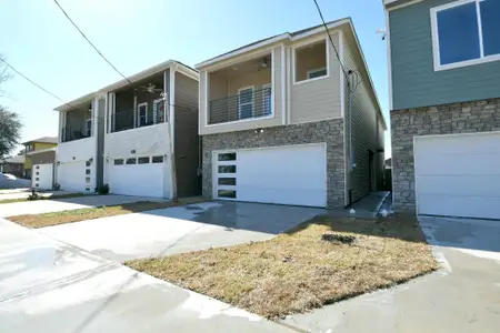 New construction Single-Family house 8025 Virgil St, Houston, TX 77088 - image