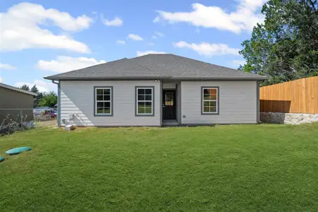 New construction Single-Family house 913 Pease River Dr, Granbury, TX 76048 - image