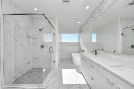 New construction Single-Family house 2104 Diagonal Ln, Houston, TX 77051 - image 15