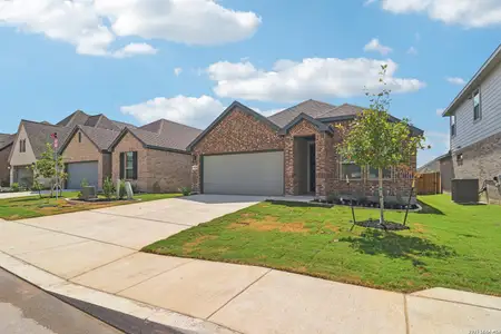 New construction Single-Family house 9920 Paladin Rdg, San Antonio, TX 78254 plan The Allen (840) - image