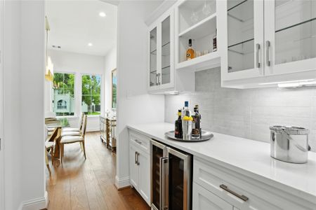 New construction Single-Family house 4951 Glenmeadow Dr, Houston, TX 77096 - image 16