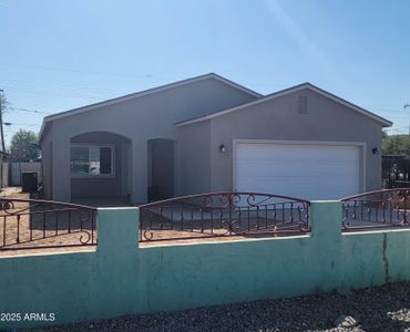 New construction Single-Family house 3021 W Almeria Rd, Phoenix, AZ 85009 null- photo 0