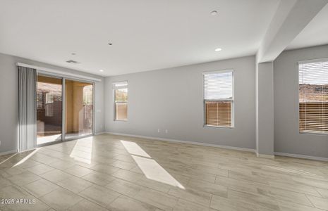 New construction Single-Family house 13593 W Calle De Pompas, Peoria, AZ 85383 Hewitt II- photo 8 8