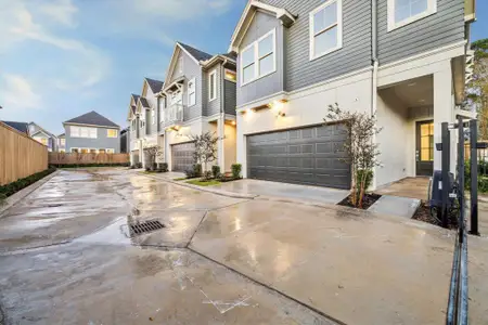 New construction Townhouse house 3418 Mansfield St, Houston, TX 77091 - photo 0