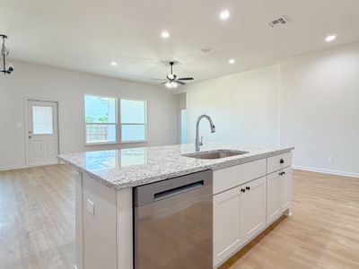 New construction Single-Family house 303 Cobblestone Ct, Victoria, TX 77904 plan Salado - image 11