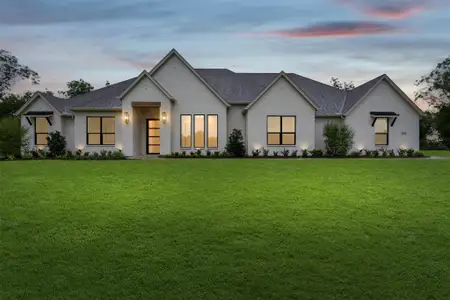 New construction Single-Family house 1130 E Landings N, Granbury, TX 76049 - image 2
