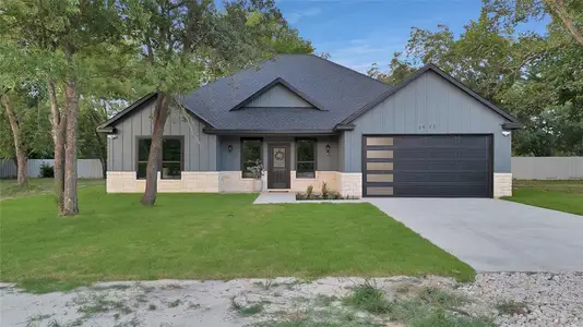 New construction Single-Family house 1911 Us-Hwy 69, Greenville, TX 75401 - image