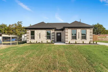 New construction Single-Family house 112 E Southbrook Dr, Glenn Heights, TX 75154 - image
