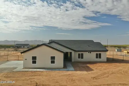 New construction Single-Family house 25876 W White Feather Ln, Wittmann, AZ 85361 - image