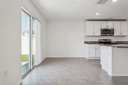 New construction Single-Family house 37237 Sharks Eye Ln, Zephyrhills, FL 33541 null- photo 6 6