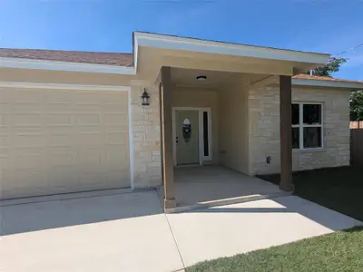 New construction Single-Family house 1704 E Ave G, Lampasas, TX 76550 - image