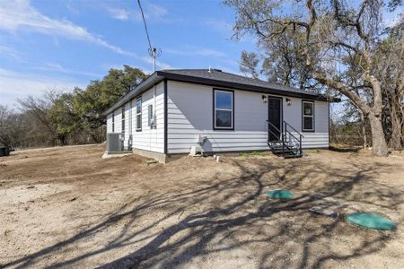 New construction Single-Family house 5619 Lake Granbury Trl, Granbury, TX 76048 - image