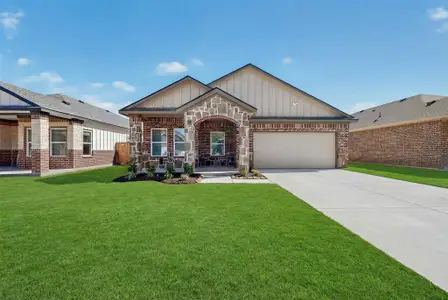New construction Single-Family house 1221 S Rockwall Ave, Terrell, TX 75160 - image