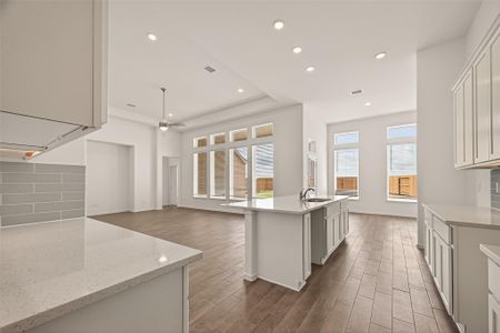 New construction Single-Family house 2510 Shallow Lake Ln, Iowa Colony, TX 77583 - image 8