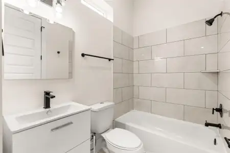 New construction Single-Family house 7117 Goforth St, Houston, TX 77021 - image 9