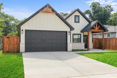 New construction Single-Family house 510 Paradise St, Fort Worth, TX 76111 - image