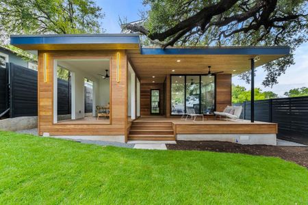 New construction Single-Family house 2414 E 10Th St, Austin, TX 78702 - photo 0