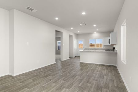 New construction Single-Family house 152 Beaver Path, San Antonio, TX 78245 plan Hunters Ranch 1533 - image 12
