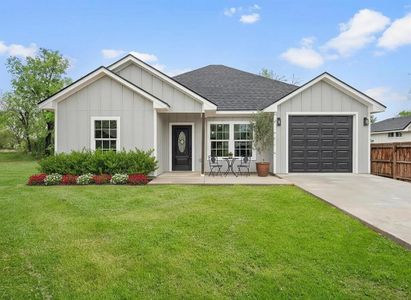 New construction Single-Family house 207 N Harrison St, McGregor, TX 76657 - image