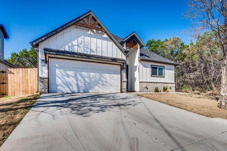 New construction Single-Family house 5858 Black Pine Cir, Granbury, TX 76048 - image