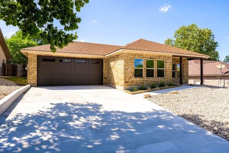 New construction Single-Family house 706 Oak Valley Dr, Kerrville, TX 78028 - image 18