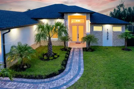 New construction Single-Family house 1528 Sw 15Th Ave, Cape Coral, FL 33991 - image