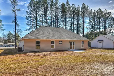 New construction Single-Family house 2307 Lee Lawing Rd, Lincolnton, NC 28092 - image 3