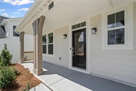 New construction Single-Family house 670 Crystal Lake Pkwy, Hoschton, GA 30548 plan Charles - image